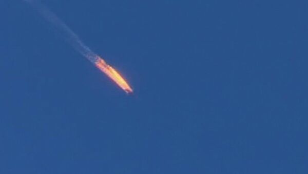 Caza Su-24 ruso cae tras ser derribado por avión turco (archivo) - Sputnik Mundo
