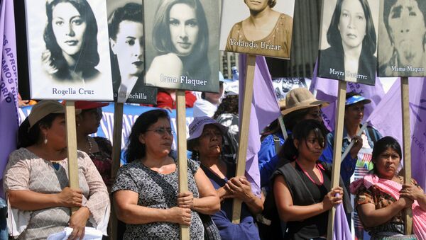 Una manifestación en contra de los feminicidios en América Latina en Guatemala (archivo) - Sputnik Mundo