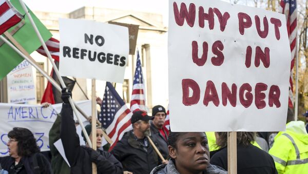 Protesta contra los refugiados en los EEUU (archivo) - Sputnik Mundo