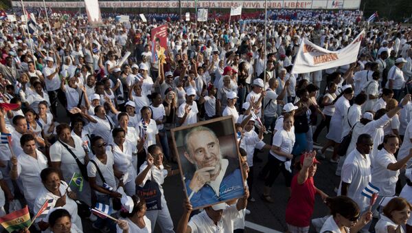 Médicos cubanos celebran el  Día Internacional de los Trabajadores en La Habana, Cuba - Sputnik Mundo