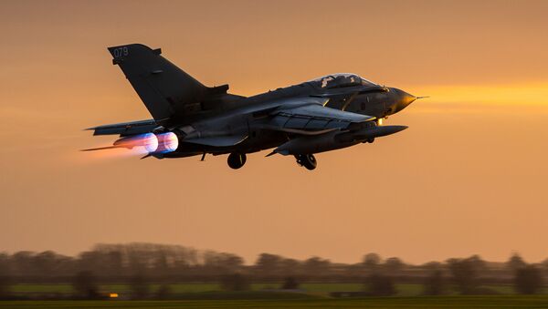 Caza Tornado GR4 de la RAF británica - Sputnik Mundo