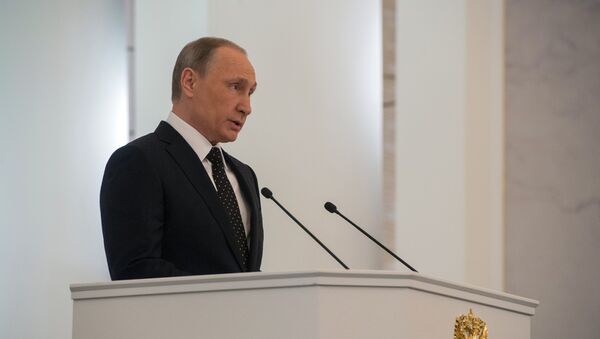 Vladímir Putin durante el mensaje anual a la Asamblea Federal - Sputnik Mundo
