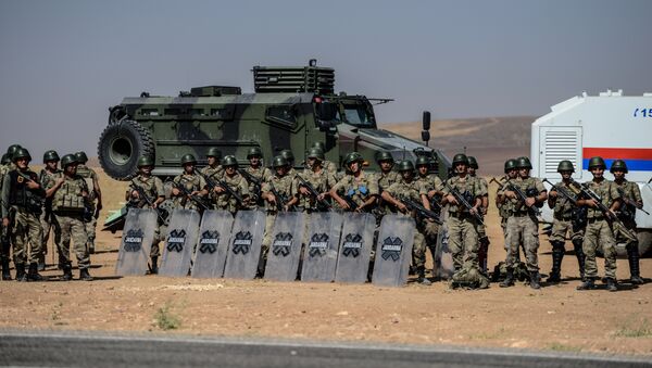 Ejército turco en la frontera entre Turquía y Siria (archivo) - Sputnik Mundo