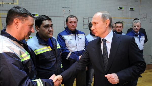 Vladímir Putin, presidente de Rusia, durante el viaje a Crimea - Sputnik Mundo