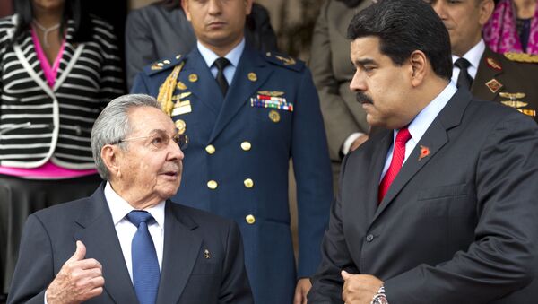 Raúl Castro y presidente de Venezuela, Nicolás Maduro - Sputnik Mundo