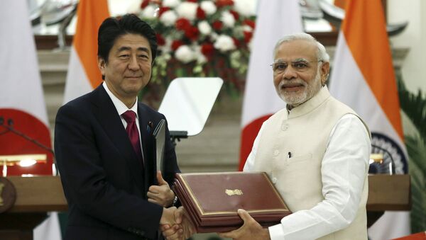 Primer ministro de Japón, Shinzo Abe, y primer ministro de la India, Narendra Modi - Sputnik Mundo
