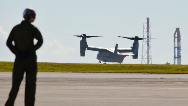 Helicóptero de FFAA de EEUU en la base militar Futenma en Okinawa - Sputnik Mundo
