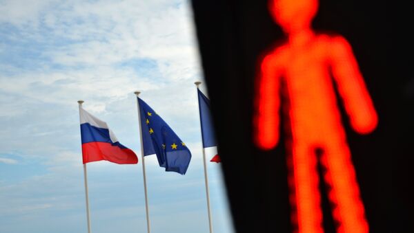 Flags of Russia, EU, France - Sputnik Mundo