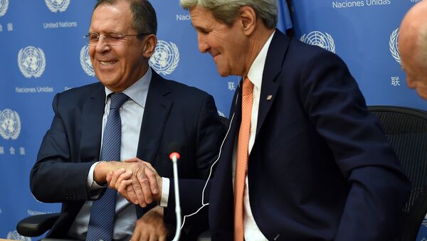 El ministro de Relaciones Exteriores de Rusia Serguéi Lavrov y John Kerry, el secretario del Estado de EEUU - Sputnik Mundo