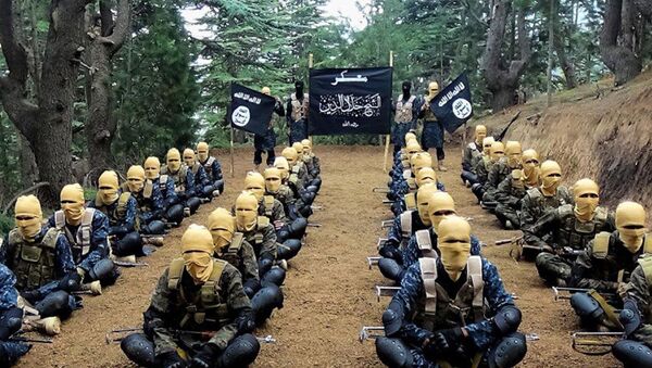 Yihadistas del grupo terrorista Daesh (archivo) - Sputnik Mundo