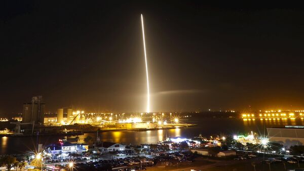 Retorno del primer cuerpo del cohete Falcon 9 - Sputnik Mundo
