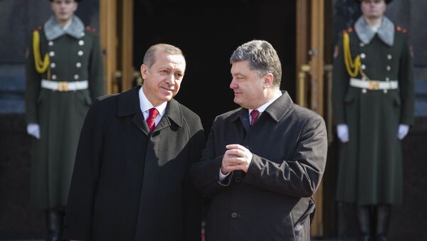 Recep Tayyip Erdogan, presidente de Turquía, y Petró Poroshenko, presidente de Ucrania (archivo) - Sputnik Mundo