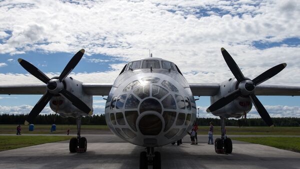 Самолет для аэрофотосъемки Ан-30 на военном аэродроме Левашово - Sputnik Mundo