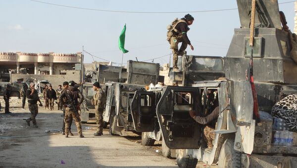 Militares iraquíes se preparan para atacar los terroristas de Daesh en el centro de Ramadi - Sputnik Mundo