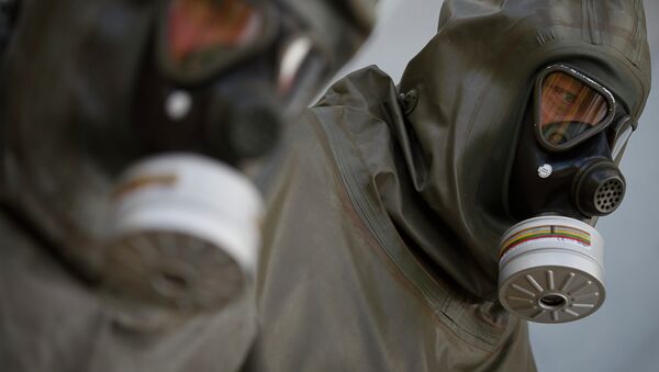 Encuentran equipo para uso de armas químicas en una base terrorista en Siria - Sputnik Mundo