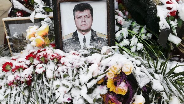 Retrato del piloto Oleg Péshkov, fallecido en el cielo sobre Siria (Archivo) - Sputnik Mundo