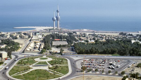 La vista a la ciudad de Kuwait con las torres que la simbolzan - Sputnik Mundo