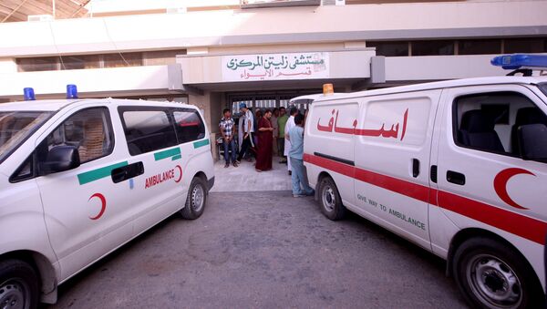 Ambulancias afuera del hospital en Zliten, a 160 km de Trípoli. 2011 - Sputnik Mundo