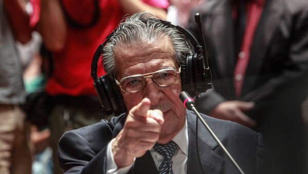 El ex general Efraín Ríos Montt dando testimonio durante el juicio (archivo) - Sputnik Mundo