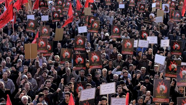 Manifestantes protestan en Irán por la ejecución del misionero chií Nimr Baqir al Nimr en Arabia Saudí - Sputnik Mundo