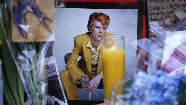 Homenaje a David Bowie en Berlín - Sputnik Mundo