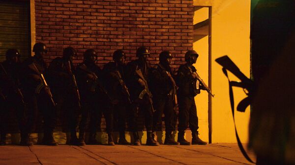 Soldados burquineses durante la operación de liberación del hotel Splendid - Sputnik Mundo