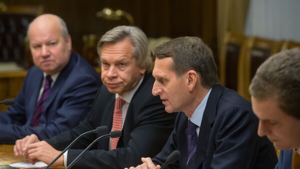 El presidente de la Cámara Baja de Rusia, Serguéi Narishkin  y el jefe del comité de asuntos internacionales en la Cámara Baja, Alexéi Pushkov - Sputnik Mundo