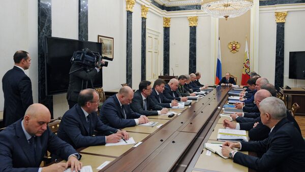Presidente de Rusia, Vladímir Putin, dirige una reunión sobre el  Fondo de Investigaciones Futuras para el Ejército y la Armada Rusa - Sputnik Mundo