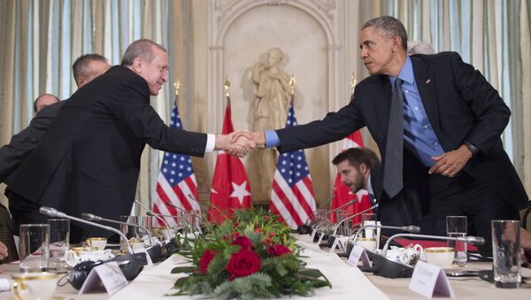 Presidente de Turquía, Recep Tayyip Erdogan y presidente de EEUU, Barack Obama en una reunión - Sputnik Mundo
