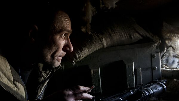 Francotirador en el este de Ucrania - Sputnik Mundo