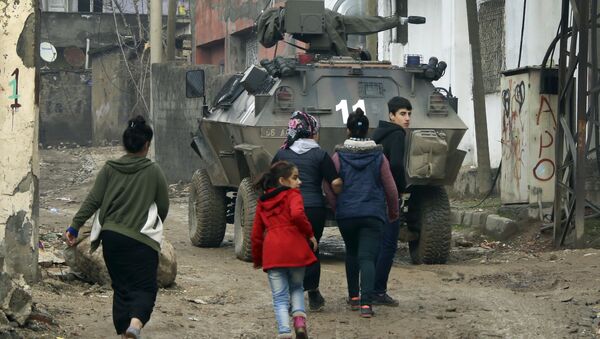 Los civiles kurdos en la ciudad de Silopi, Turquía - Sputnik Mundo