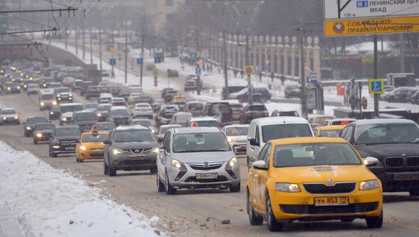 Circulación de coches en Moscú - Sputnik Mundo