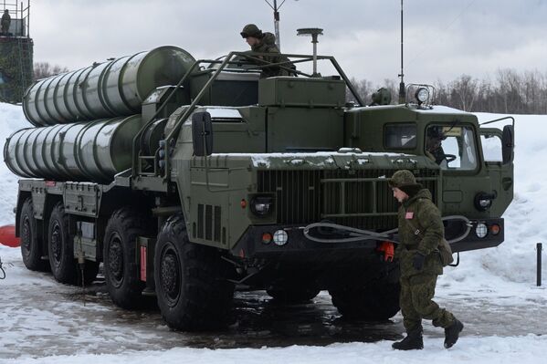 Misiles antiaéros en guardia en la provincia de Moscú - Sputnik Mundo