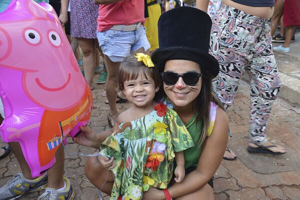 El precarnaval invade las calles de Brasil - Sputnik Mundo