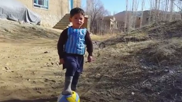 El pequeño Messi afgano - Sputnik Mundo