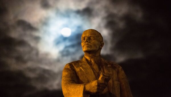 Un monumento a Vladímir Lenin (archivo) - Sputnik Mundo