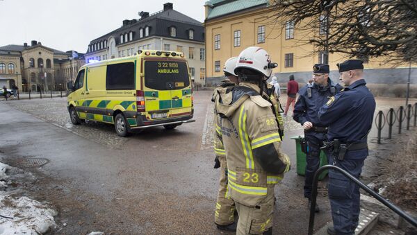 Los bomberos y una ambulancia en Suecia (archivo) - Sputnik Mundo