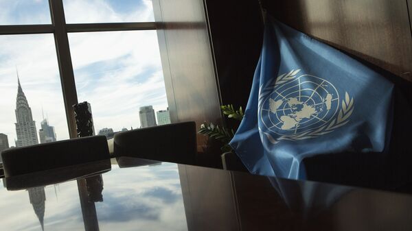 A United Nations flag is seen at U.N. Headquarters in New York - Sputnik Mundo