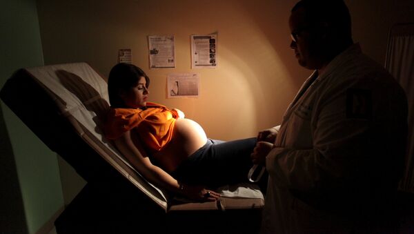 Casi 160 mujeres embarazadas en EEUU pueden tener zika - Sputnik Mundo
