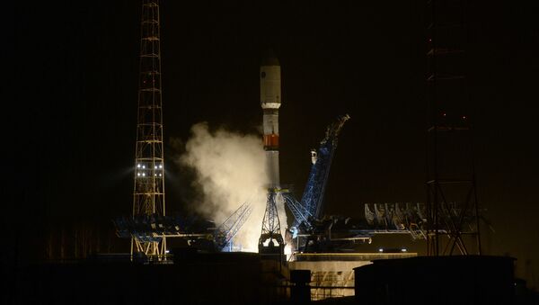 Cohete portador Soyuz 2.1b con un satélite del sistema de navegación Glonass en el cosmódromo Plesetsk (archivo) - Sputnik Mundo
