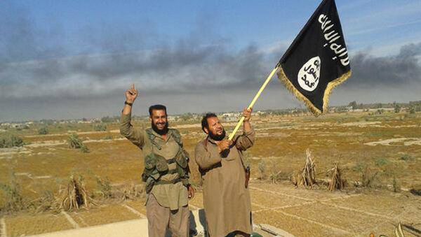 Milicianos de Daesh - Sputnik Mundo