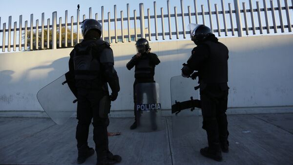 Los policías mexicanos en la prisión Topo Chico en Monterrey, México - Sputnik Mundo