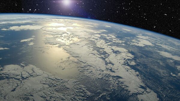 Un meteorito pasa cerca de la Tierra (archivo) - Sputnik Mundo