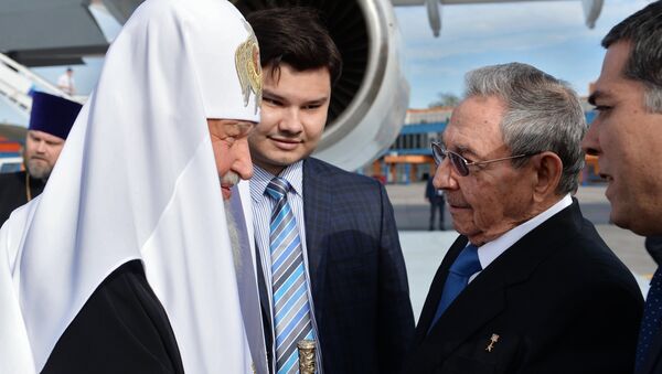 Patriarca Kiril y  el presidente de Cuba, Raúl Castro - Sputnik Mundo
