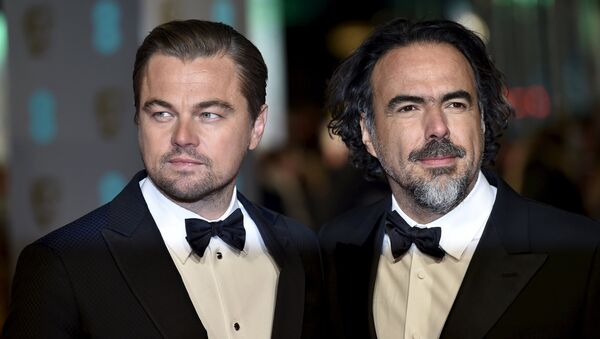Leonardo DiCaprio y Alejandro González Iñárritu, director de la película El renacido - Sputnik Mundo