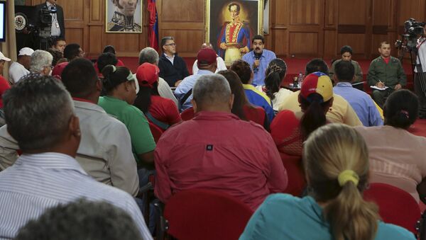 Nicolás Maduro, presidente de Venezuela, durante el encuentro con activistas sociales en el Palacio de Miraflores - Sputnik Mundo