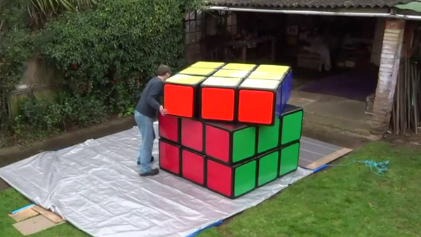 Un cubo de Rubik gigante - Sputnik Mundo