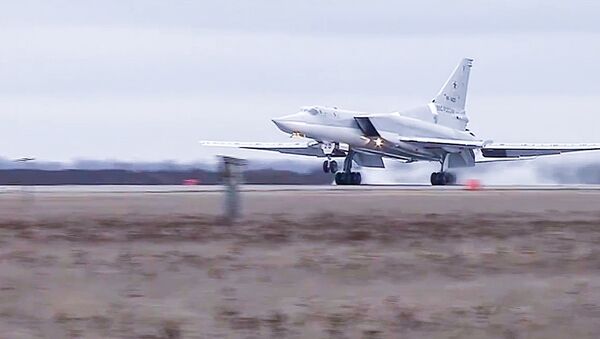 El avión ruso bombardea a los terroristas en Siria (archivo) - Sputnik Mundo