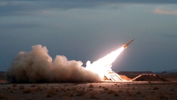 Arabia Saudí baraja suministrar misiles tierra-aire a la oposición siria - Sputnik Mundo