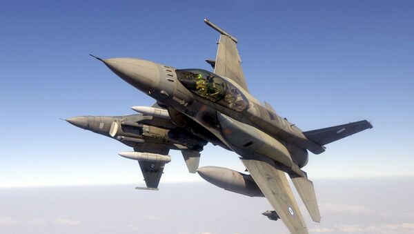 Dos cazas F-16 de las Fuerzas Aéreas de Grecia - Sputnik Mundo